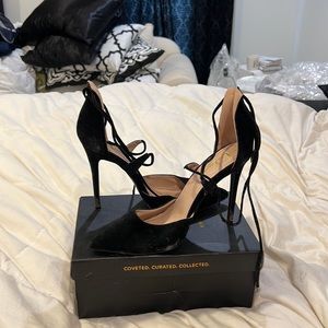 Cross heels